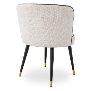 Sedia da pranzo di design color crema con morbida imbottitura ed eleganti dettagli dorati - Arredamento per hotel di lusso Vista posteriore di Luxury Group International