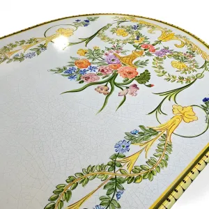 Handbemalter ovaler Luxus-Esstisch für den Außenbereich mit floraler Keramikplatte Detailansicht von Luxury Group International