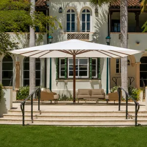 Grand Parasol Rectangulaire de Luxe en Bois Blanc pour Terrasse et Ombre au Bord de la Piscine Vue de face par Luxury Group International