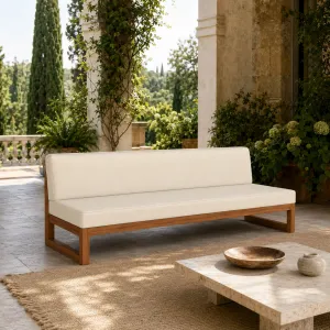 Luxus 230 cm Cremefarbenes Sofa ohne Armlehnen mit Walnuss-Holzrahmen Lifestyle-Ansicht von Luxury Group International
