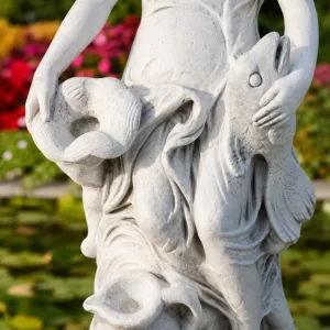 Statua da Giardino di Lusso con Fanciulla Acquatica e Drappeggio Fluttuante - Scultura Classica di Lusso Vista dettaglio di Luxury Group International