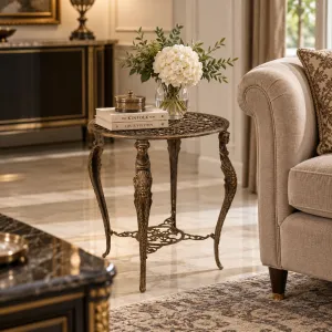 Luxus Barocker Bronze-Runder Beistelltisch mit Durchbrochenem Blumenrosetten-Top & Figürlichen Beinen Lifestyle-Ansicht von Luxury Group International