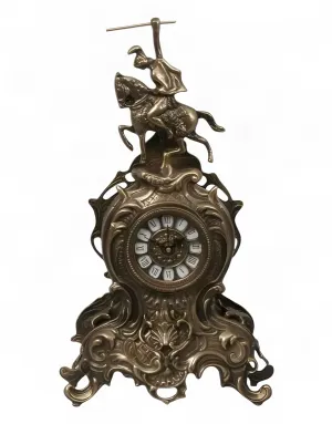 Reloj de Mesa de Bronce Barroco de Lujo con Jinete Ecuestre y Adornos Ornamentales Vista frontal por Luxury Group International