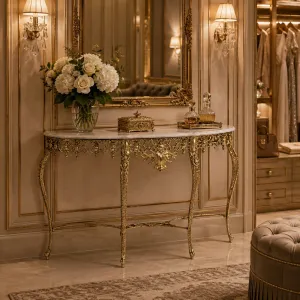 Luxuriöser Barock-Konsolentisch mit Marmorplatte und durchbrochenem floralen Bronze-Sockel - Luxus-Konsolentisch Lifestyle-Ansicht von Luxury Group International