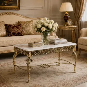 Luxuriöser Barocker Couchtisch mit Marmorplatte, Ornamentalen Schnörkeln & Figürlichen Skulpturdetails Lifestyle-Ansicht von Luxury Group International