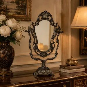 Luxus Barock Drehbarer Tischspiegel mit Skulptiertem Ornamentrahmen und Sockelbasis Lifestyle-Ansicht von Luxury Group International