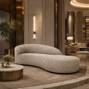 Divano Chaise Curvo Beige di Lusso con Design Scultoreo Imbottito - Mobili di Lusso per Hotel Vista lifestyle di Luxury Group International