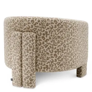 Sillón de diseño tapizado de lujo en color beige con estampado de leopardo - Sillón de lujo Vista trasera por Luxury Group International