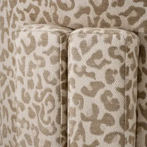 Sillón de diseño tapizado de lujo en color beige con estampado de leopardo - Sillón de lujo Vista detalle por Luxury Group International