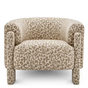 Sillón de diseño tapizado de lujo en color beige con estampado de leopardo - Sillón de lujo Vista frontal por Luxury Group International