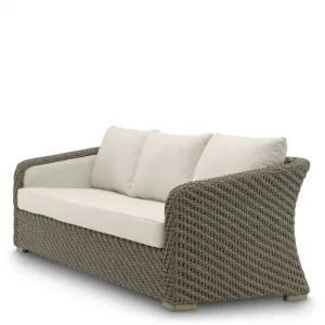 Luxus Beige Outdoor-Sofa mit Geflochtenem Rattanrahmen & Kissen – Luxus Hotelmöbel Seitenansicht von Luxury Group International