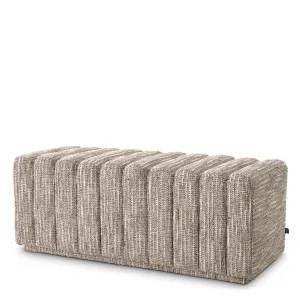 Luxus Beige Gerippte Gepolsterte Bank Ottoman für Elegante Innenräume - Luxus Hotelmöbel Vorderansicht von Luxury Group International