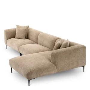 Divano Angolare Beige di Lusso con Chaise e Gambe in Metallo Nero - Mobili di Lusso per Hotel Vista laterale di Luxury Group International