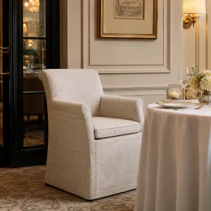 Poltrona da Pranzo Imbottita Beige di Lusso con Copertura Su Misura - Mobili di Lusso per Hotel Vista lifestyle di Luxury Group International
