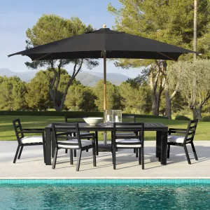 Luxus Schwarzer Aluminium Outdoor-Esstisch für Hotels & Resorts – Luxus Hotelmöbel Lifestyle-Ansicht von Luxury Group International