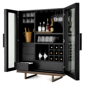 Luxus Schwarzer Glastür-Bar-Schrank mit Metallbasis – Luxus Hotelmöbel Innenansicht von Luxury Group International