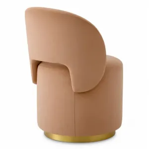 Luxus Samt-Fauteuil mit gebogener Rückenlehne und goldener Basis in Blush Beige Rückansicht von Luxury Group International