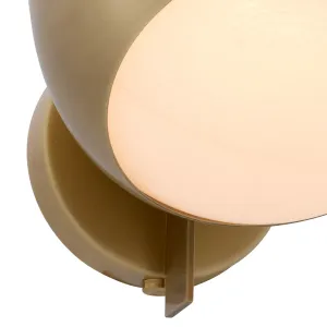 Luxus Messing Globus Wandleuchte mit Mattiertem Glasschirm Detailansicht von Luxury Group International