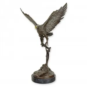 Sculpture d'Aigle en Bronze de Luxe en Vol Vue de face par Luxury Group International