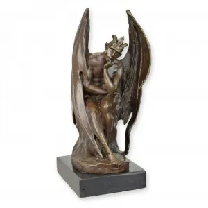 Sculpture Figurative de Satan Assis en Bronze de Luxe Vue de face par Luxury Group International