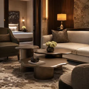 Tavolino da Caffè Scultoreo Multi-Livello in Bronzo di Lusso - Tavolino da Caffè di Lusso Vista lifestyle di Luxury Group International