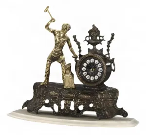 Reloj de Mesa de Bronce de Lujo con Figura Clásica de Herrero y Base de Mármol Barroca Ornamental por Luxury Group International