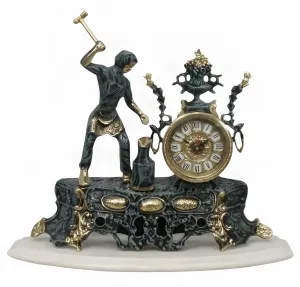 Reloj de Mesa de Bronce de Lujo con Figura Clásica de Herrero y Base de Mármol Barroca Ornamental por Luxury Group International