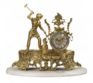 Reloj de Mesa de Bronce de Lujo con Figura Clásica de Herrero y Base de Mármol Barroca Ornamental por Luxury Group International