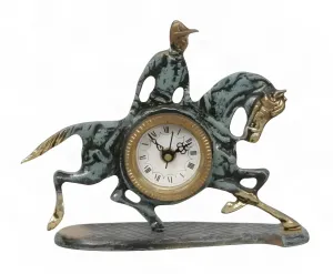 Orologio da Tavolo di Lusso in Bronzo con Scultura di Cavaliere a Cavallo e Quadrante Romano Classico - Orologio da Tavolo di Lusso di Luxury Group International