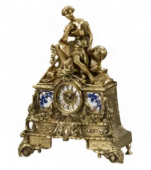 Luxus-Bronze-Tischuhr mit sitzender Damenfigur und barocken floralen Einlegeplatten Vorderansicht von Luxury Group International