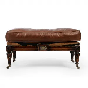 Luxus Barocker Hocker aus braunem Leder mit geschnitztem Holzrahmen & Messing-Rollen - Luxus Hocker Vorderansicht von Luxury Group International