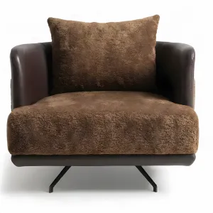 Poltrona di Lusso Marrone in Shearling e Pelle con Base in Metallo Nero - Poltrona di Lusso Vista frontale di Luxury Group International