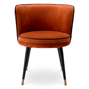 Sedia da Pranzo di Lusso in Velluto Arancione Bruciato con Gambe in Metallo Nero - Mobili di Lusso per Hotel Vista frontale di Luxury Group International