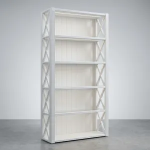 Luxuriöser Küsten-Weißer Bücherschrank mit Kreuzverstrebten Offenen Regalen und Dekorativem Display-Design Vorderansicht von Luxury Group International