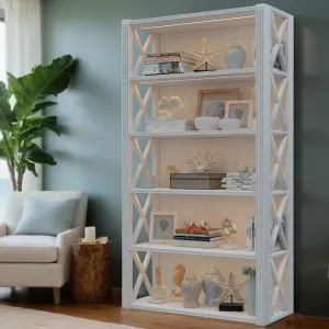 Luxuriöser Küsten-Weißer Bücherschrank mit Kreuzverstrebten Offenen Regalen und Dekorativem Display-Design Lifestyle-Ansicht von Luxury Group International