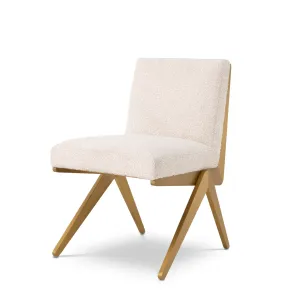 Chaise de Salle à Manger en Bouclé Crème de Luxe avec Structure Métallique Dorée - Mobilier d'Hôtel de Luxe Vue de face par Luxury Group International