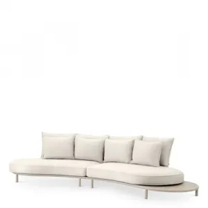 Luxus Cremefarbenes Geschwungenes Outdoor-Sofa mit Verlängerter Lounge-Plattform – Luxus Hotelmöbel Vorderansicht von Luxury Group International