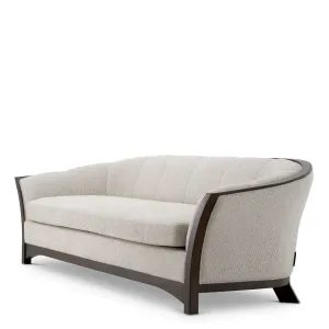Luxus Cremefarbenes Sofa mit geschwungener Form und dunklem Holzrahmen – Wohnzimmer- & Hotelausstattung – Luxusmöbel Seitenansicht von Luxury Group International
