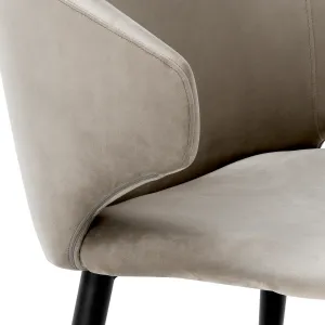 Silla de Comedor Tapizada en Crema de Lujo con Patas Negras y Detalles Dorados - Mobiliario de Hotel de Lujo Vista detalle por Luxury Group International