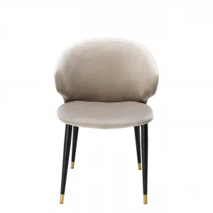 Silla de Comedor Tapizada en Crema de Lujo con Patas Negras y Detalles Dorados - Mobiliario de Hotel de Lujo Vista frontal por Luxury Group International