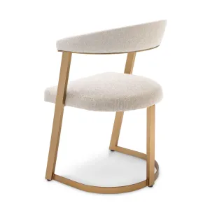 Silla de Comedor Tapizada en Crema de Lujo con Estructura Metálica Dorada y Respaldo Curvo - Mobiliario de Hotel de Lujo Vista trasera por Luxury Group International