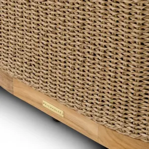 Luxus Creme Polstersofa mit Naturholz- & Geflochtenem Rattanrahmen – Luxus Hotelmöbel Detailansicht von Luxury Group International