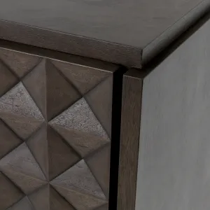 Luxuriöses dunkelbraunes Sideboard mit geometrischem Design und skulpturaler Front – Luxus Hotelmöbel Detailansicht von Luxury Group International
