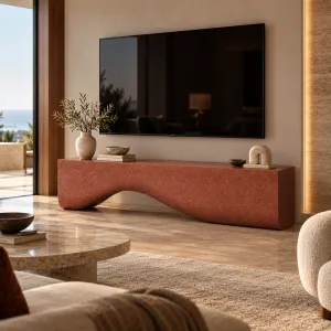 Luxus Designer TV-Ständer aus Beton mit geschwungener Wellenbasis – Modernes Möbelstück Lifestyle-Ansicht von Luxury Group International