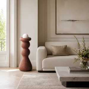 Lampadaire de luxe design avec base en grès sculptural et globe en verre Vue lifestyle par Luxury Group International