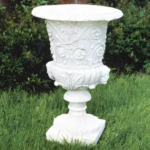 Jardinera de Urna con Relieve Floral de Lujo y Peana Esculpida - Maceteros de Lujo Vista lifestyle por Luxury Group International