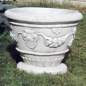 Macetero de Jardín de Lujo con Guirnalda de Frutas y Relieve de Hojas Esculpidas - Maceteros de Lujo Vista frontal por Luxury Group International