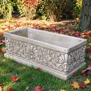 Jardinière de Luxe en Bac avec Relief Sculpté de Volutes Florales - Jardinières de Luxe Vue de face par Luxury Group International