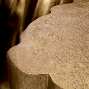 Luxuriöses, skulpturales Couchtisch-Set aus Gold, 3-teilig, mit organischem Strukturdesign – Luxus-Hotelmöbel Detailansicht von Luxury Group International