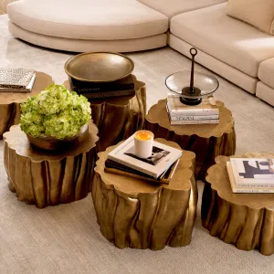 Luxuriöses, skulpturales Couchtisch-Set aus Gold, 3-teilig, mit organischem Strukturdesign – Luxus-Hotelmöbel Lifestyle-Ansicht von Luxury Group International